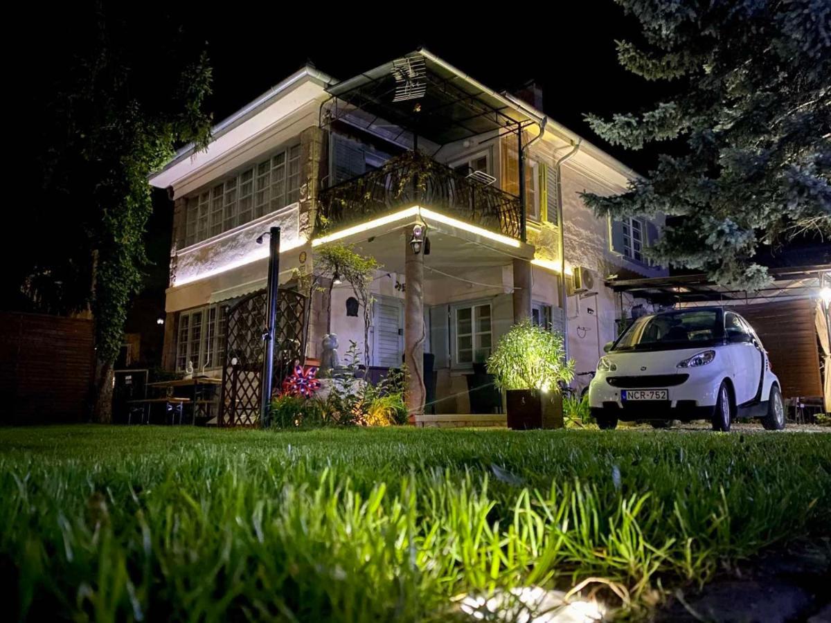 Garden Budha Relax Apartman, Parking, Bbq, Terrace Siofok Ngoại thất bức ảnh