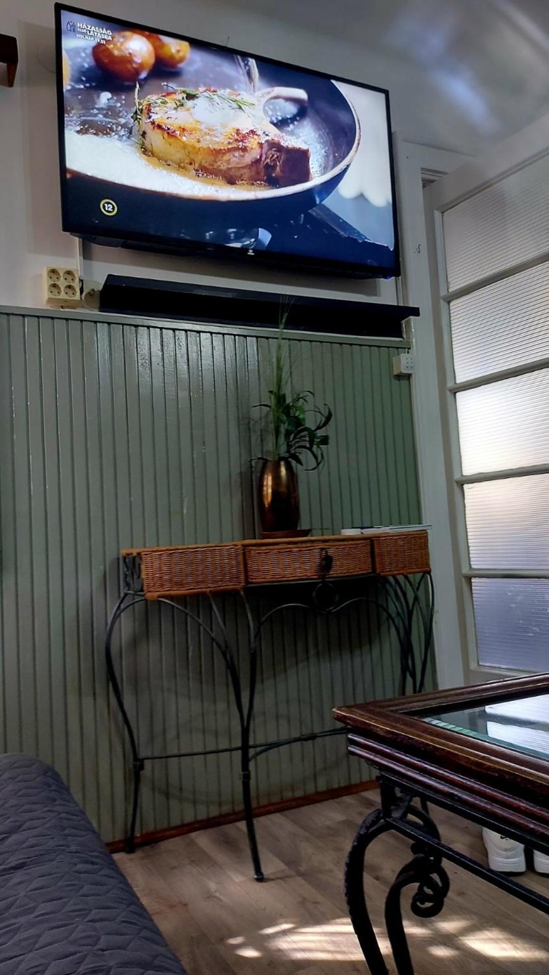 Garden Budha Relax Apartman, Parking, Bbq, Terrace Siofok Ngoại thất bức ảnh